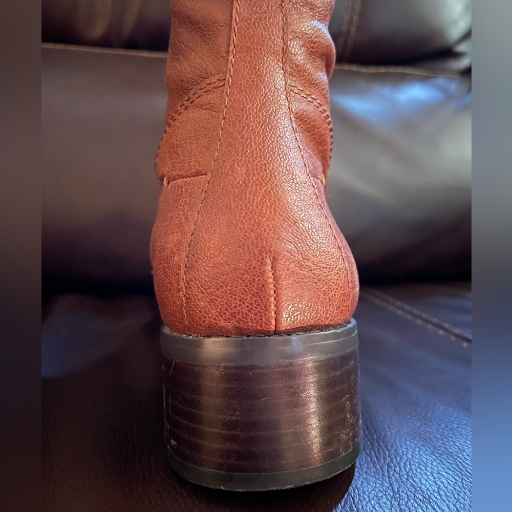 Womens: Donald J. Pliner Tall Brown Boots w/ Zipper (Size: 7.5 Medium Width) - Picture 7 of 9